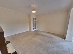 Sititng/Dining Room- click for photo gallery